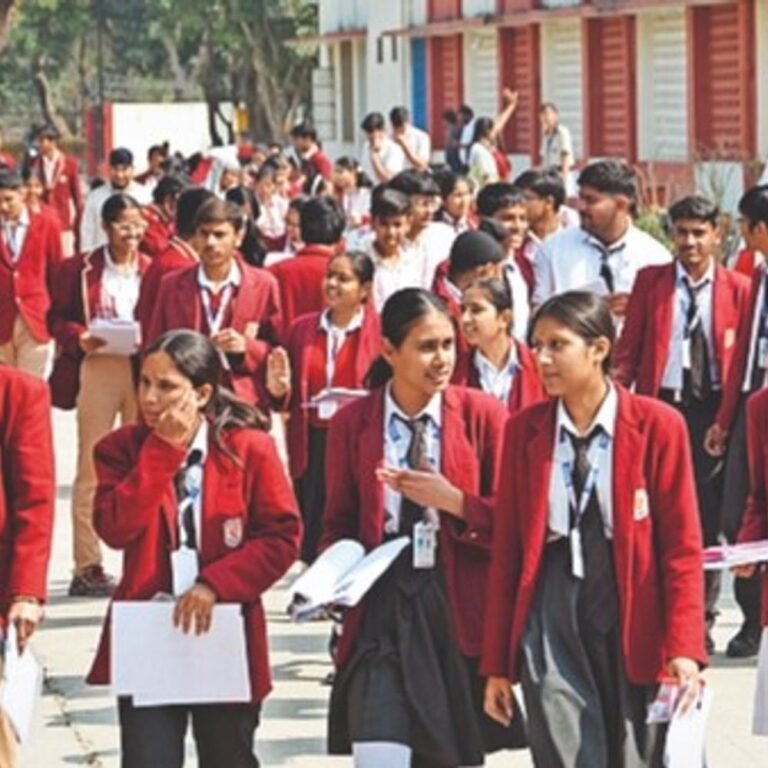 पहली बार अप्रैल में CBSE 10वीं-12वीं का रिजल्ट आएगा!:10वीं के छात्रों को मिलेगा ‘स्कोर सुधारने’ का दूसरा मौका; मई में दूसरी परीक्षा प्रस्तावित