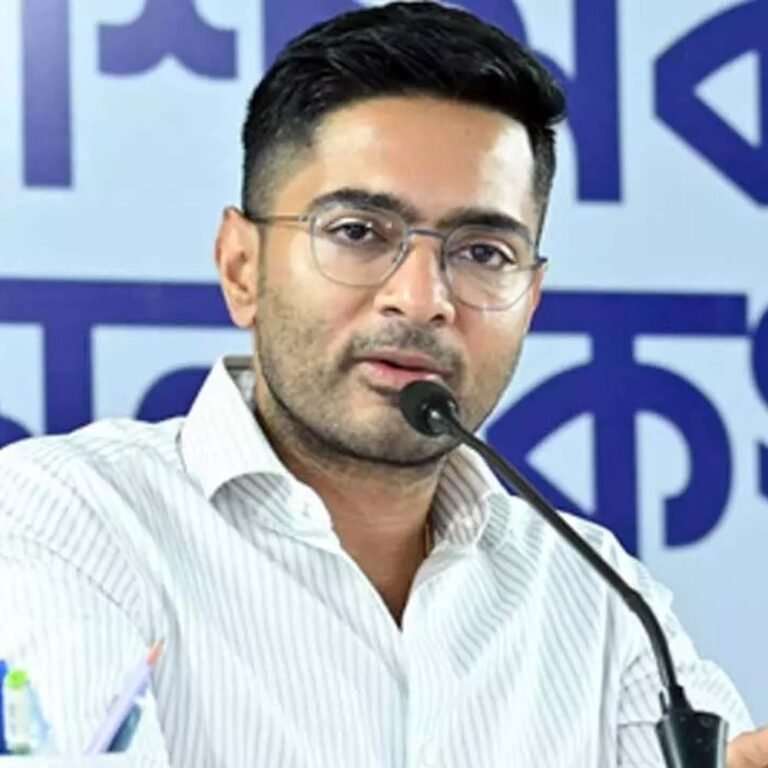 TMC सांसद अभिषेक बनर्जी के खिलाफ FIR:आरोप- चुनाव प्रचार में भड़काऊ भाषण दिए, अमित शाह को लेकर धमकी भरा बयान दिया