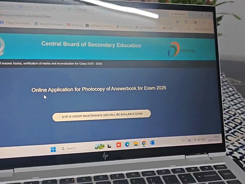 CBSE 12वीं के छात्र 1 जून से री-इवैल्यूएशन करा पाएंगे:आंसर शीट ब्लर, साइट क्रैश होने के बाद फैसला; 4 लाख स्टूडेंट्स ने अप्लाई किया था