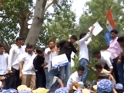 3 मई को हुआ NEET-एग्जाम रद्द,23 लाख छात्र बैठे थे:पेपर लीक के आरोप, CBI जांच करेगी; परीक्षा की नई तारीख अभी तय नहीं