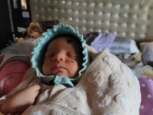 पहलगाम हमले की बरसी पर घर में बेटे का जन्म:एक साल पहले आतंकी हमले में बचा परिवार, उसी तारीख पर जन्म, नाम ‘पहल’ रखा