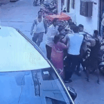 बीजेपी नेता और युवाओं ने एक-दूसरे को जमकर पीटा,VIDEO:भिलाई में बर्थडे-पार्टी में बीयर की बोतल टूटने पर मारपीट, थाने में भी आपस में भिड़े
