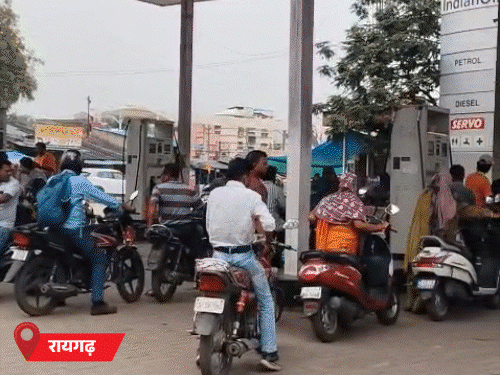 छत्तीसगढ़- पेट्रोल पंपों में दूसरे दिन भी लंबी लाइन:रायपुर में 35, बिलासपुर में 13 पंप ड्राई, कोरबा में पर्याप्त मिल रहा फ्यूल