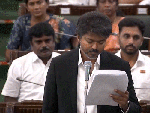 तमिलनाडु में विजय सरकार फ्लोर टेस्ट में पास:AIADMK में फूट, 47 में से 25 बागी विधायकों ने समर्थन किया; DMK का वॉकआउट