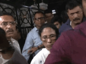 ममता की बैठक में 80 में 60 विधायक नहीं पहुंचे:अभिषेक-कल्याण पर हमले के खिलाफ कल प्रदर्शन, पार्टी बोली– सभी MLA तैयारियों में जुटे