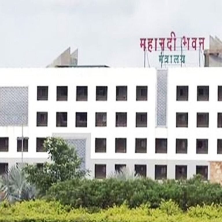 छत्तीसगढ़ में 43 IAS अफसरों का ट्रांसफर:कई जिलों के कलेक्टर बदले, निहारिका बारिक को गृह-जेल विभाग की जिम्मेदारी