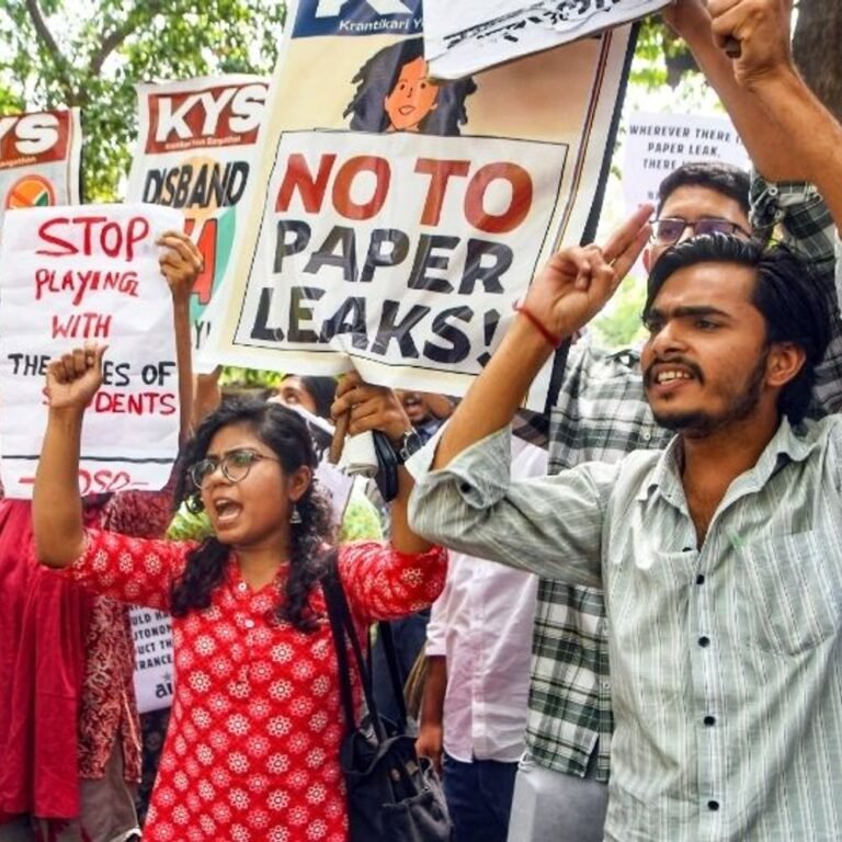 NEET-UG एग्जाम कैंसिल होने के बाद पहली बैठक:शिक्षा मंत्री के घर अधिकारी पहुंचे; नई डेट पर चर्चा, अभी घोषणा बाकी