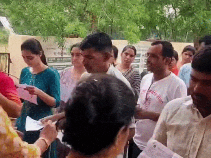 लेक्चरर और कोच प्रतियोगी परीक्षा-2025 शुरू:चेकिंग कर एक घंटे पहले दी गई एंट्री; 15 जिलों में बनाए 844 सेंटर