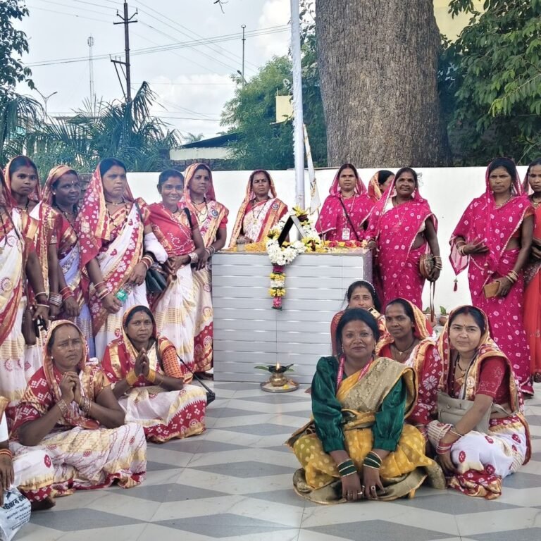 कोंडागांव में कबीर जयंती पर निकली शोभायात्रा:कबीर आश्रमों में पूजा-अर्चना, अनुयायियों ने दोहे और भजनों से दिया प्रेम-सद्भाव का संदेश