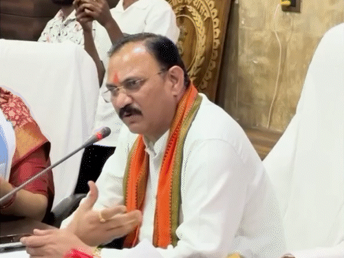 बिना CGMC मंजूरी छत्तीसगढ़ में काम कर सकेंगे बाहरी डॉक्टर:जूडा बोला- फर्जीवाड़ा बढ़ेगा, लोकल्स की नौकरी खतरे में; स्वास्थ्य मंत्री बोले- व्यवस्था सुधरेगी