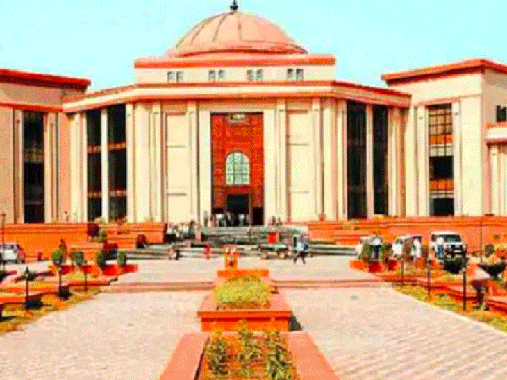 फायर-सेफ्टी पर सरकार को फटकार, HC बोला-टेंडर नहीं, काम दिखे:लखनऊ अग्निकांड के बाद सख्ती, स्टेटस रिपोर्ट मांगी; प्रशासन ने बनाई जांच कमेटियां