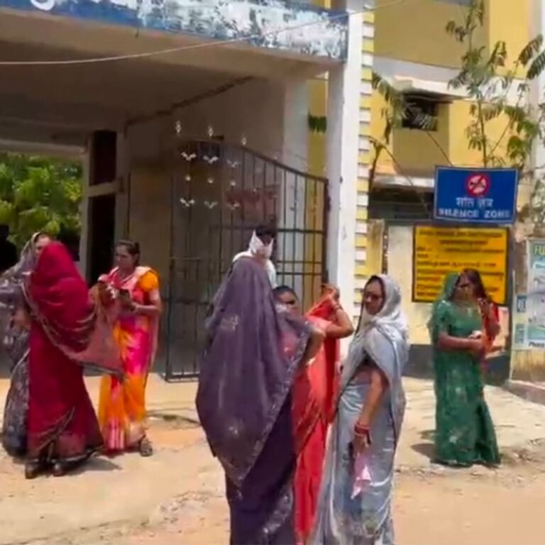 कांकेर के चारामा उपचुनाव में 92% मतदान:490 मतदाताओं ने डाले वोट, कांग्रेस और भाजपा के बीच सीधा मुकाबला