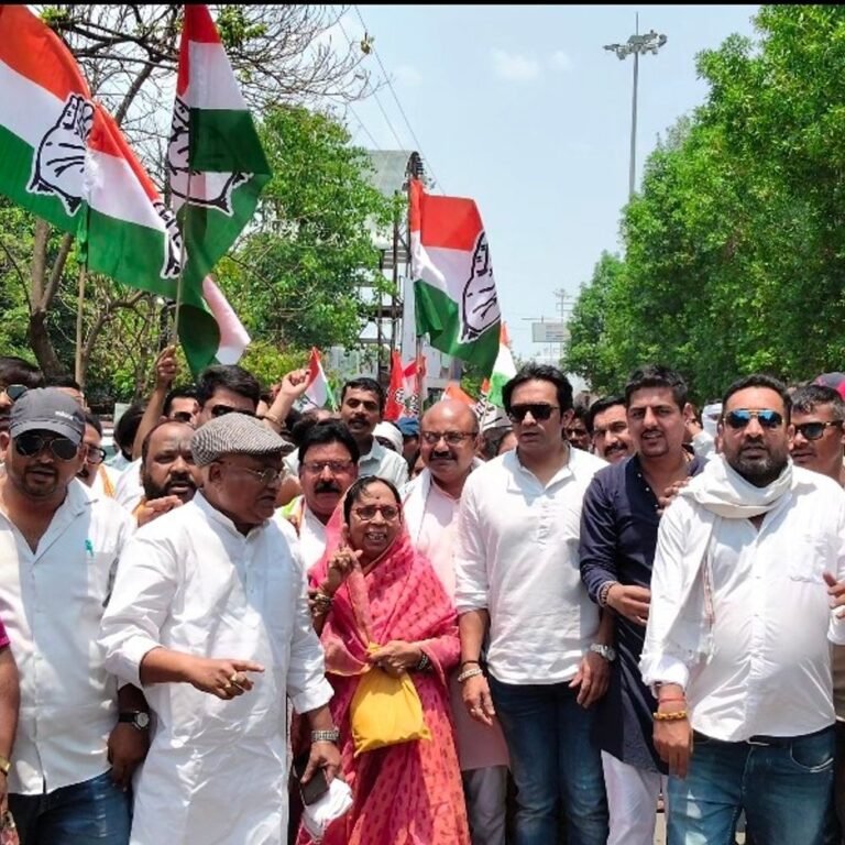 नाबालिग को थाने में प्रताड़ित करने का आरोप:गलत मेडिकल रिपोर्ट पर कांग्रेस ने एसपी कार्यालय घेरा, एफआईआर की मांग