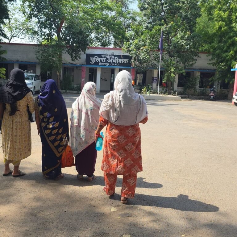 चॉकलेट देकर 7 साल की 2 बच्चियों से रेप:मां बोली-रस्सी से बांधकर गंदी हरकतें की, आरोपी को VIP ट्रीटमेंट दे रही पुलिस,समझौते का दबाव
