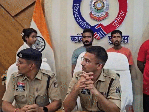 बॉयफ्रेंड संग मिलकर पति को करंट से तड़पा-तड़पाकर मारा:पहले जमकर पिलाई शराब, बेहोश हुआ तो की हत्या, 1 साल बाद पत्नी समेत 4 अरेस्ट