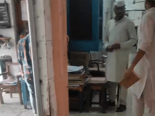 बिलासपुर जेल में सीमेंट स्लैब से कैदी का सिर कुचला:उम्रकैद काट रहे बंदी को नहीं मिली माफी अर्जी, तो दूसरे आरोपी को मार डाला