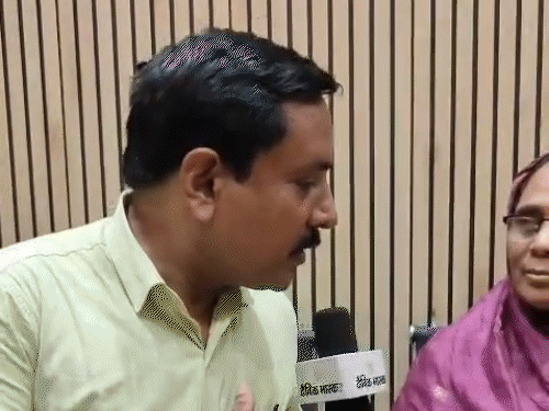 फूलबासन बोलीं- 50 छेद वाली साड़ी पहनकर गुजारे दिन:बर्तन धोए, भीख मांगी तो गालियां मिलीं, सुसाइड करने बच्चों संग रेलवे ट्रैक तक पहुंची थी