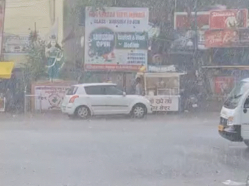 3-4 दिन में पूरे छत्तीसगढ़ को कवर करेगा मानसून:रायपुर में तेज हवाओं के साथ बरसेंगे बादल, राजनांदगांव समेत कई जिलों में 80% कम बारिश