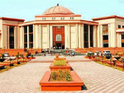 री-NEET…जेल में बंद छात्र को परीक्षा देने की अनुमति:हाईकोर्ट बोला-पुलिस सुरक्षा दिलाई जाए, स्टूडेंट्स के लिए 10 ट्रेनों में लगेंगे 40 एक्स्ट्रा-कोच