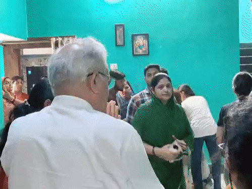 कोरिया ट्रिपल मर्डर, पीड़ित परिवार से मिले भूपेश बघेल:अब तक 12 आरोपी गिरफ्तार; रेत तस्करी विवाद में BJP नेता को जिंदा जलाया था