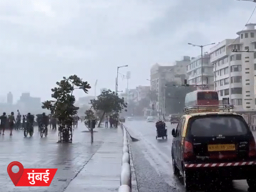 मुंबई में बारिश, फिर एक्टिव हुआ मानसून:आगे बढ़ने के आसार, सोलापुर के पास 14 दिनों से रुका था; 8 राज्यों में तापमान 40°C के पार