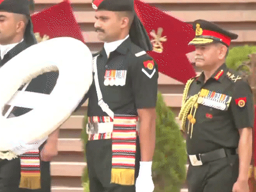 जनरल द्विवेदी आर्मी चीफ पद से रिटायर:बोले- सेना ने जिम्मेदारियां बखूबी निभाईं, ऑपरेशन सिंदूर उदाहरण; नए जनरल धीरज सेठ आज पद संभालेंगे