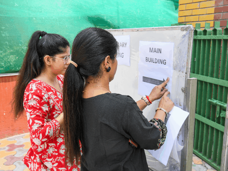 NEET री-एग्जाम आज:पहली बार एयरफोर्स ने सेंटर तक पेपर पहुंचाए, 2 लाख सुरक्षाकर्मी तैनात; 22 लाख से ज्यादा छात्र शामिल होंगे