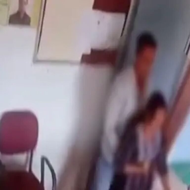 स्कूल में आपत्तिजनक स्थिति में दिखे शिक्षक-शिक्षिका, VIDEO:कमरे में अश्लील हरकतें करते आए नजर, DEO बोले- जांच रिपोर्ट के आधार करेंगे कार्रवाई