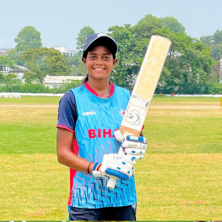 15 साल की अक्षरा के 126 बॉल में 306 रन:U-19 टूर्नामेंट में 55 चौके और 8 छक्के लगाए, 233 मिनट क्रीज पर रहीं