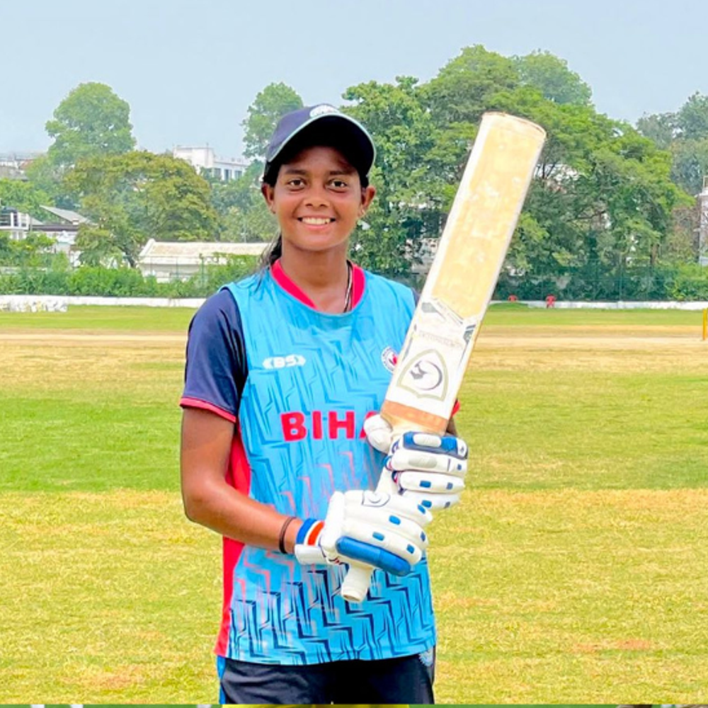 15 साल की अक्षरा के 126 बॉल में 306 रन:U-19 टूर्नामेंट में 55 चौके और 8 छक्के लगाए, 233 मिनट क्रीज पर रहीं