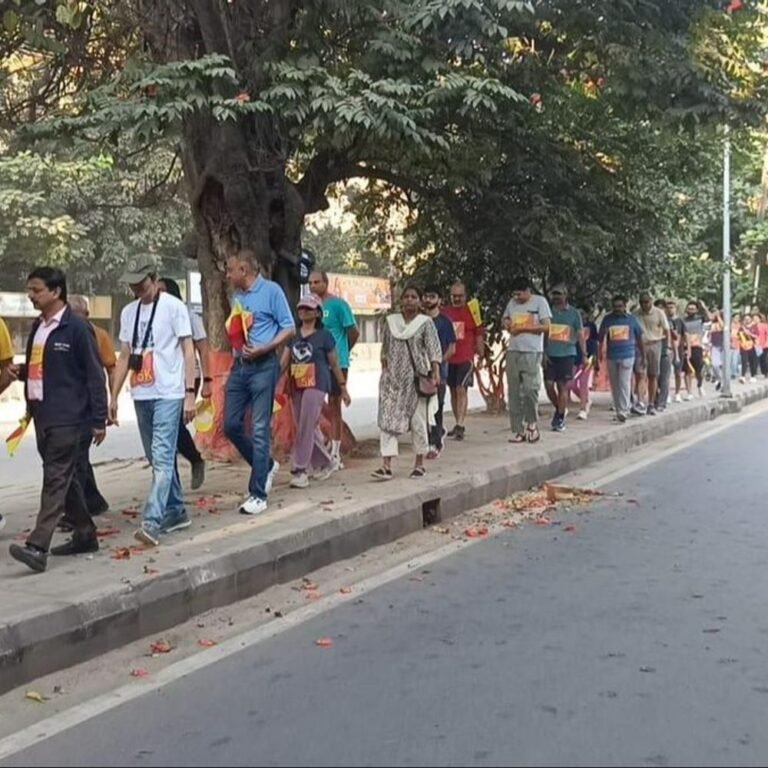 सुप्रीम कोर्ट बोला-पैदल चलने वालों को परेशानी समझते हैं ड्राइवर:फुटपाथ पर चलना बुनियादी अधिकार, अब इसका उल्लंघन हुआ तो जिम्मेदारों पर एक्शन होगा