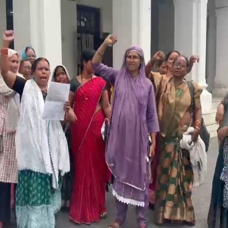 आबकारी मंत्री बोले-शराब के पैसे से दे रहे महतारी वंदन:भड़कीं महिलाओं ने कहा- घर बर्बाद करने वाली ऐसी योजना नहीं चाहिए, बंद करो दुकान