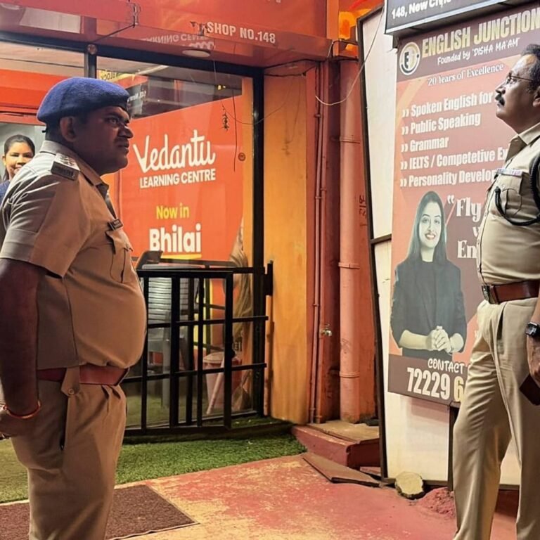 भिलाई में छोटे-छोटे कमरों में सैकड़ों स्टूडेंट्स पढ़ रहे:कई कोचिंग सेंटर्स में आने-जाने का एक ही रास्ता, अब-तक 8 सील;अधिकारी बोले-नियमों का पालन करवाएंगे
