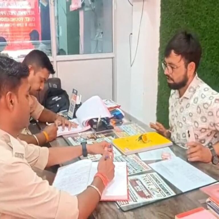 सरगुजा में फायर सेफ्टी जांच,2 दर्जन से अधिक कोचिंग-हॉस्टल फेल:लखनऊ में आगजनी के बाद हुई जांच, संचालकों को थमाया गया नोटिस