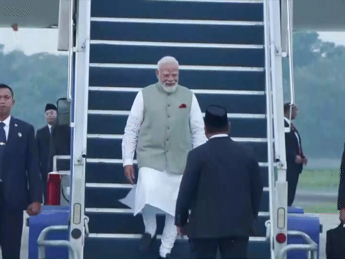 PM मोदी के इंडोनेशिया दौरे का आज दूसरा दिन:यहां के सबसे बड़े हिंदू मंदिर प्रम्बानन जाएंगे, ब्रह्मोस डील पर मुहर लगने की संभावना