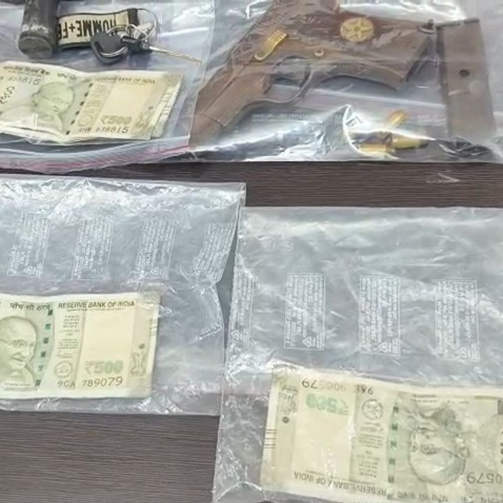 गर्लफ्रेंड की हत्या कराने पति-पत्नी ने 4-लाख की दी सुपारी:घर में घुसकर नकाबपोशों ने मारी गोली, शादी का दबाव बना रही थी, 9 गिरफ्तार