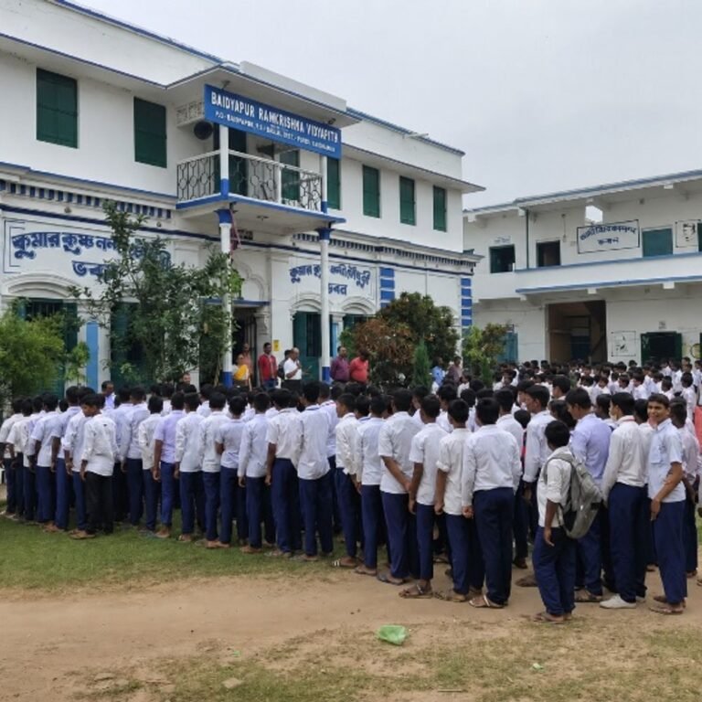 50 साल पुराना कोएड स्कूल बना बॉयज स्कूल:प्रशासन को बिना बताए किया बदलाव, अब 120 लड़कियों का एडमिशन कैंसिल