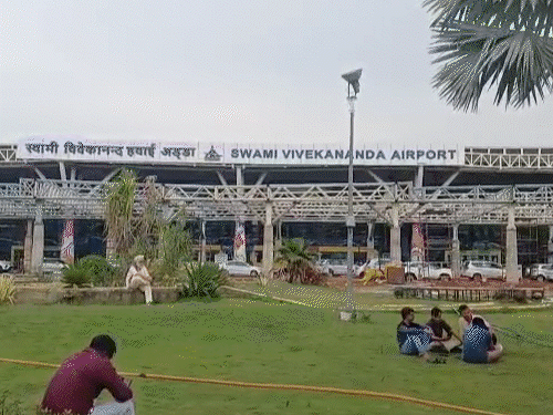 10वीं पास किसान का दावा-रायपुर एयरपोर्ट मेरी जमीन पर बना:कहा- दस्तावेजों में पूर्वजों के नाम, सुप्रीम कोर्ट में साढ़े 3 हजार करोड़ का केस