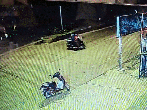 छत्तीसगढ़ में 2 खौफनाक सड़क-हादसों का LIVE VIDEO:बिलासपुर में कार की टक्कर से स्कूटी सवार हवा में उछला,मौत; रायगढ़ में 3 युवकों को उड़ाया