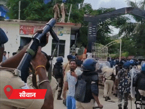 बिहार में बंद के दौरान फायरिंग-पथराव, सीवान SP जख्मी:इंदौर में ड्रोन से निगरानी, प्रयागराज में बारिश के बीच 1000 छात्र सड़कों पर, देशभर में प्रदर्शन