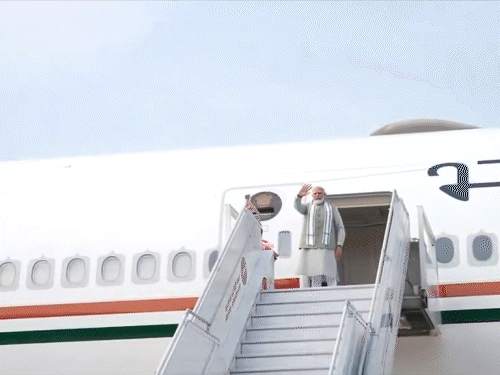 PM मोदी इंडोनेशिया रवाना, सबसे बड़े हिंदू मंदिर जाएंगे:राष्ट्रपति सुबियांतो से ₹2,500 करोड़ की ब्रह्मोस डील पर करार संभव