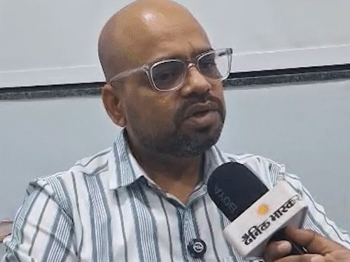 E20 पेट्रोल से इंजन खराब, डॉक्टर बोले- लड़ाई लड़ेंगे:कहा- रास्ते में बंद हो जाती थी कार,16 महीने से शोरूम में खड़ी, EMI भर रहा