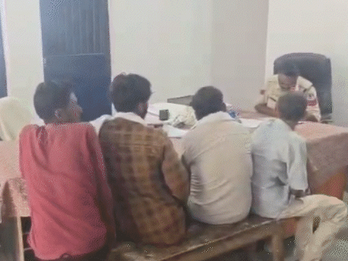 सूरजपुर में पति के सामने पत्नी से गैंगरेप:बाजार से लौट रहे थे, 4 बदमाशों ने बंधक बनाया, खेत में किया दुष्कर्म, अरेस्ट