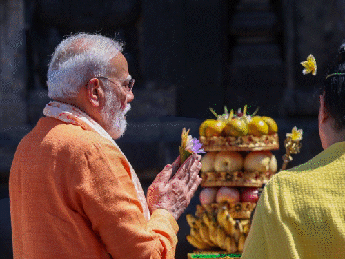 मोदी इंडोनेशिया के सबसे बड़े प्रम्बानन हिंदू मंदिर पहुंचे:बोले- हमेशा शिव से जुड़ने का सौभाग्य मिला; पीएम ऑस्ट्रेलिया पहुंचे