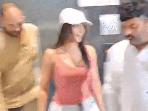 रायपुर में स्पोर्ट्स प्रेजेंटर शेफाली से 5 घंटे पूछताछ:ED का बेटिंग ऐप प्रमोशन, खिलाड़ियों को टिप्स देने का आरोप, बिग-बॉस फेम बोलीं- सब गलत