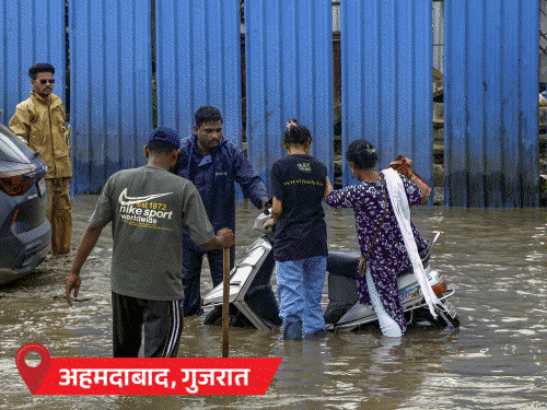 बंगाल से उत्तराखंड तक 1500KM तक बादल छाए:एक हफ्ते बारिश का अलर्ट, यूपी में स्कूल नदी में समाया; MP में बिजली गिरने से 3 मौतें