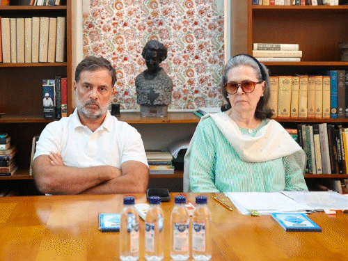 सोनिया गांधी के आवास पर हुई संसदीय दल की बैठक:मानसून सत्र में सरकार को घेरने की तैयारी, चंदे की चोरी, ई20 मामला भी उठाएगी कांग्रेस