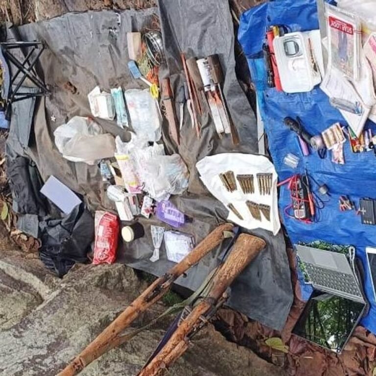 कांकेर बॉर्डर पर नक्सलियों का डंप मिला:हथियार और लैपटॉप बरामद; डीआरजी-बीएसएफ ने की संयुक्त कार्रवाई