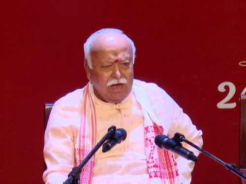भागवत बोले- नई पीढ़ी को आदेश न दें, बातचीत करें:हम मनमानी करेंगे, शक्ति से सबके मालिक बनेंगे, ऐसा नहीं हो सकता