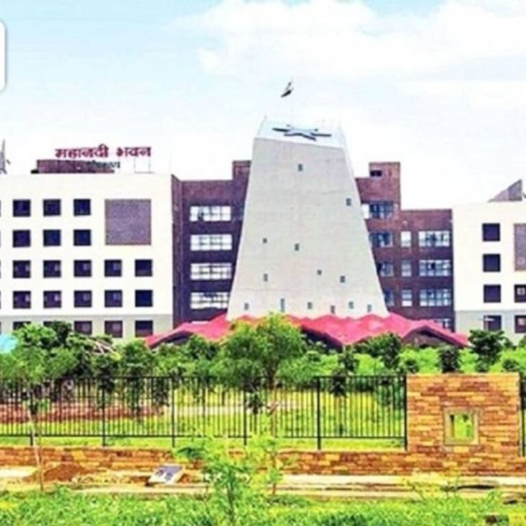 छत्तीसगढ़ में 5 IAS अधिकारियों का तबादला,GPM को मिला नया-कलेक्टर:विजय दयाराम को मिली जिम्मेदारी; संतोष देवांगन बने स्कूल शिक्षा विभाग के विशेष सचिव